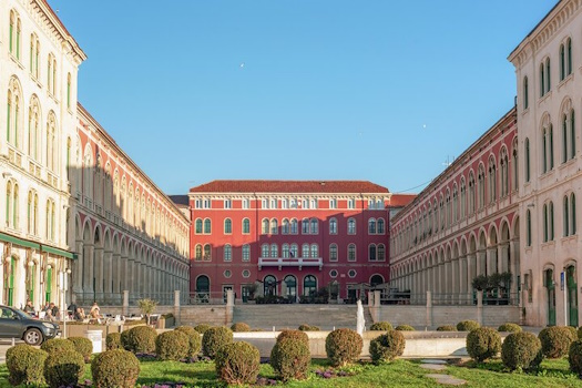 KKid-Friendly Split City Wonders Private Guided Tour for Families